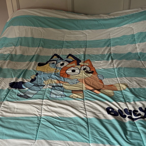 Bluey Kids' Striped Bedding Set - Picture 1 of 3